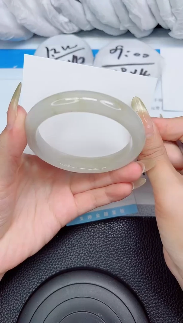 石英质玉手镯未镶嵌129-60