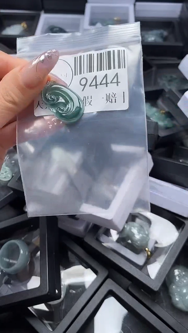 吊坠(不含链)未镶嵌翡翠9444