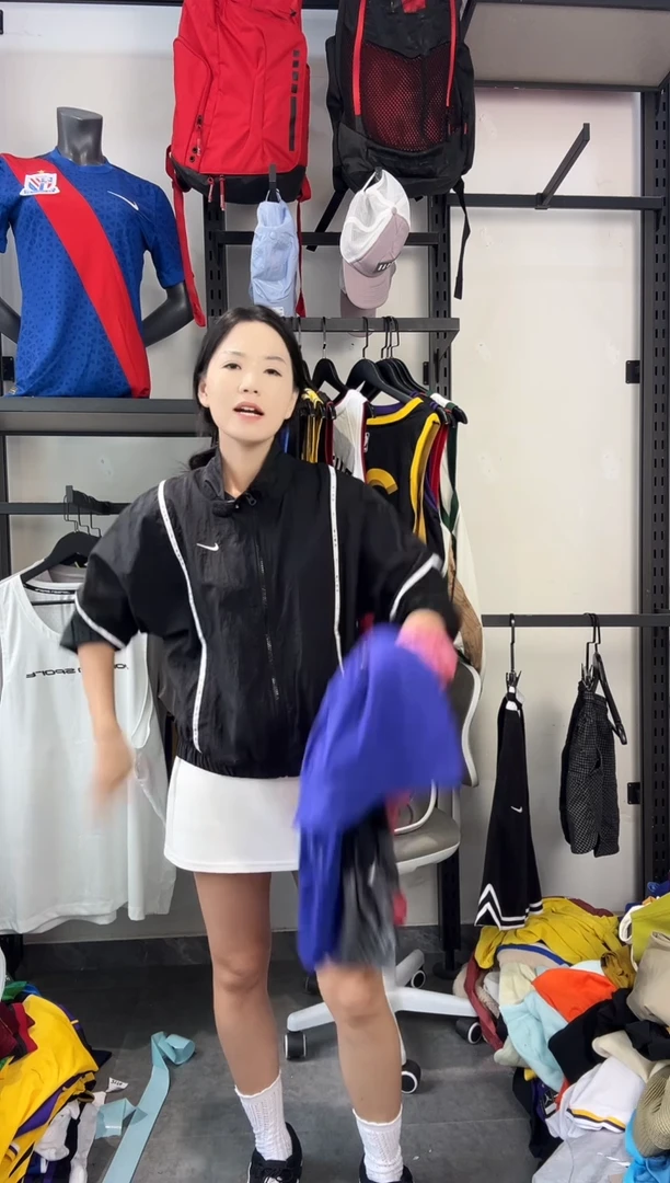 823编码 瑕疵款直播间过款为准 尺码3