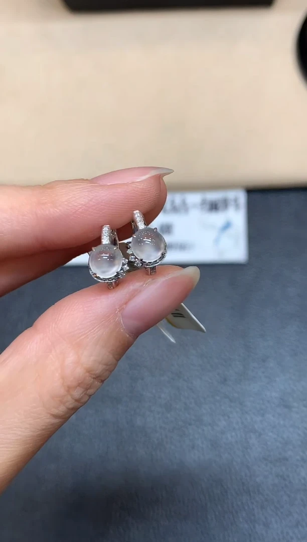 18K金镶嵌翡翠耳饰蛋面【无服务费