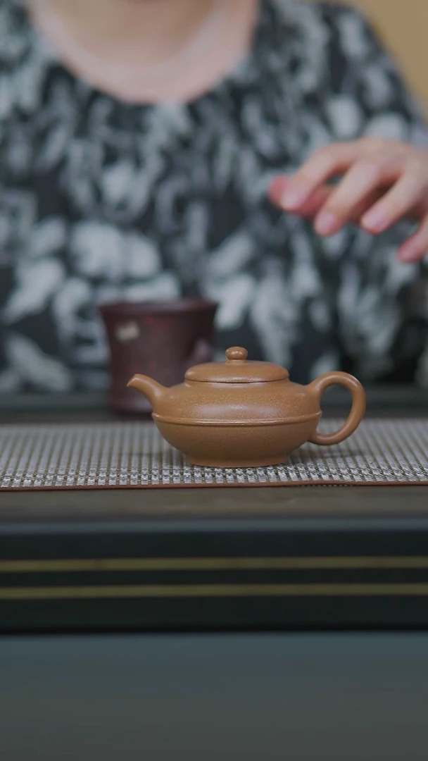 茶壶紫砂半手段泥合欢150cc