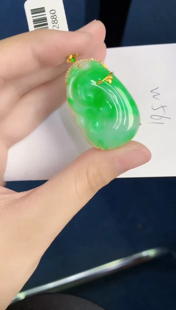翡翠18K金镶嵌颈饰天然翡翠緬甸A貨