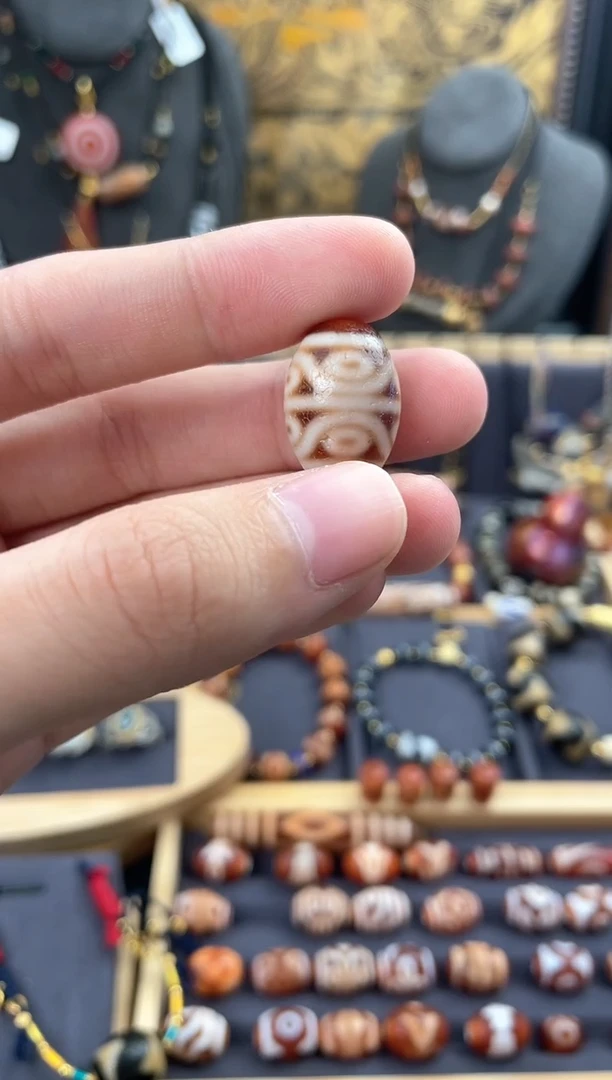 【闪购商品】玛瑙/玉髓颈饰未镶嵌金蟾高品八眼单珠