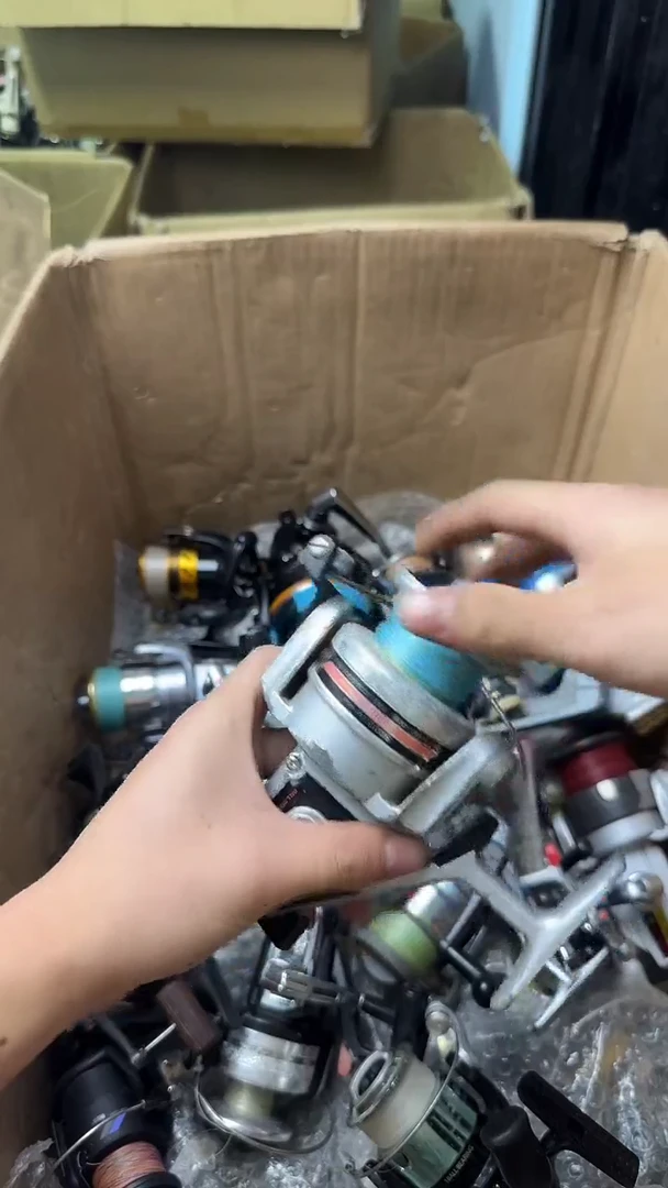 多***2成色直播间都展示过，看清楚了再下单。孤品微瑕钓鱼轮