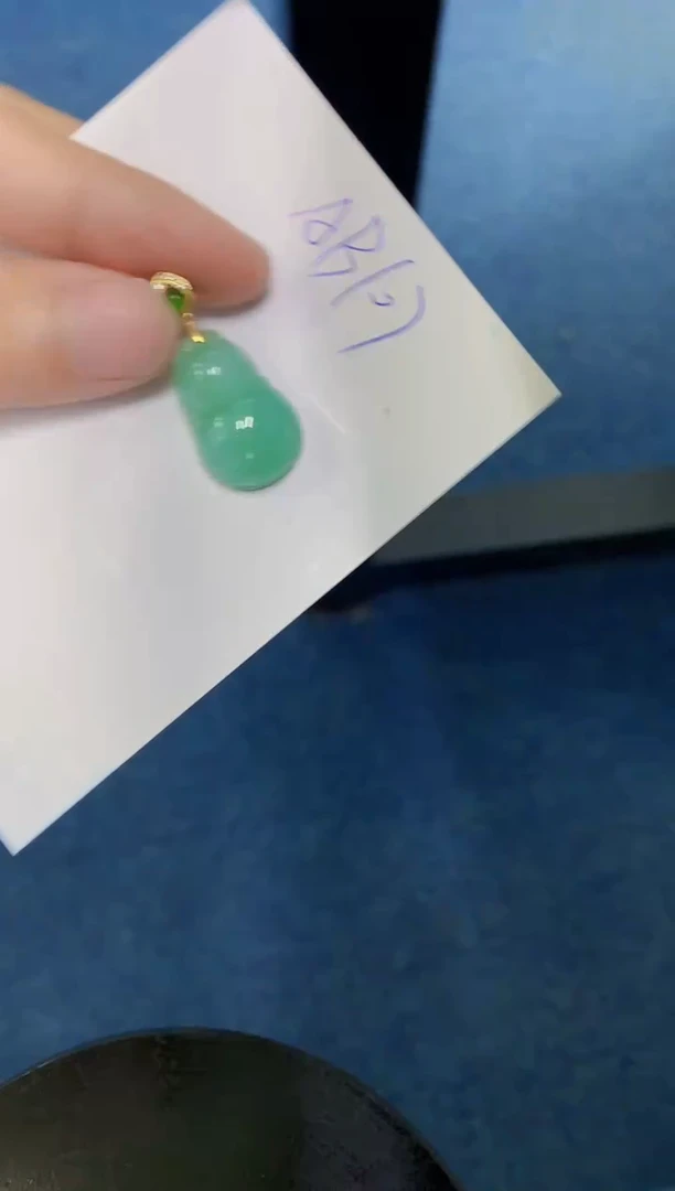 翡翠未镶嵌颈饰000000000