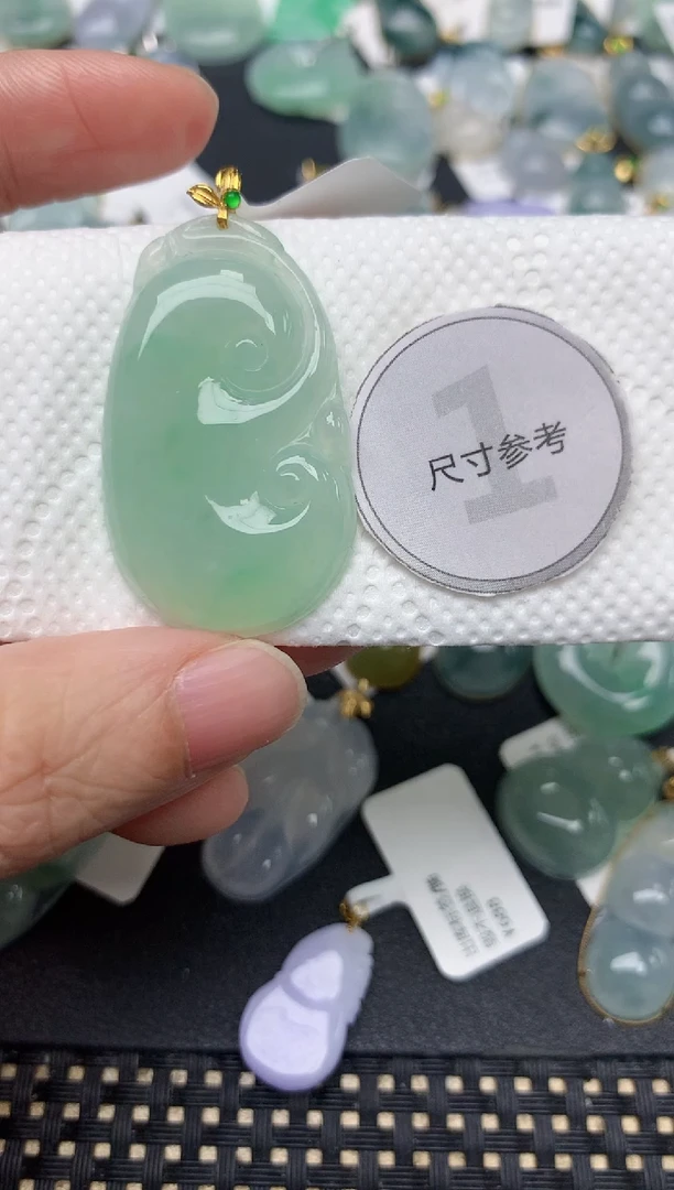 颈饰18K金镶嵌翡翠天然缅甸A货翡翠