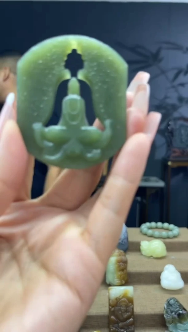 颈饰未镶嵌和田玉1