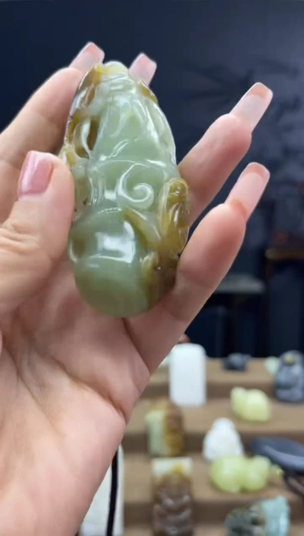 颈饰未镶嵌和田玉1
