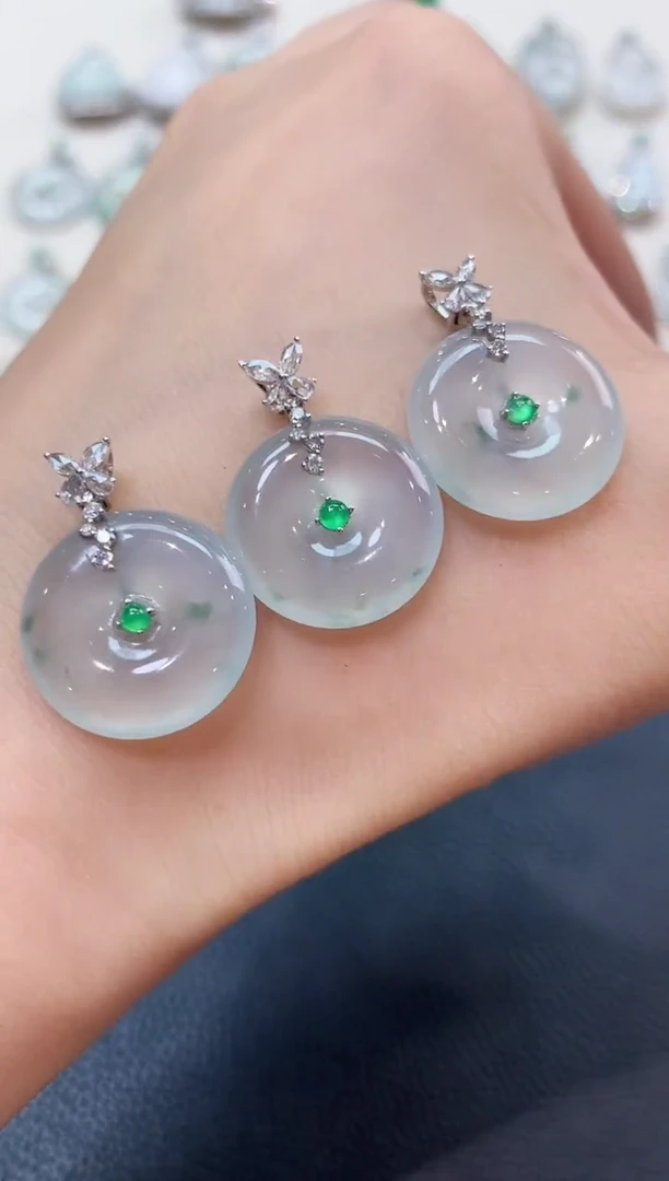 翡翠18K金镶嵌吊坠(不含链)b22多样性一件发货母亲节礼物