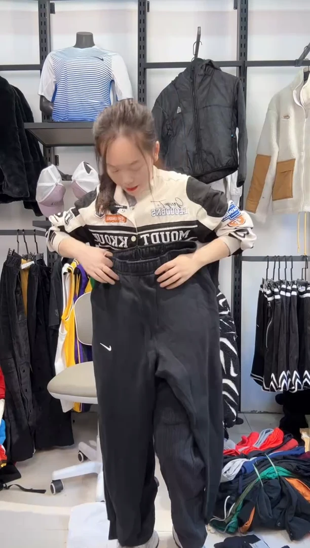2818  编码  瑕疵直播间过款为准 尺码180 XL