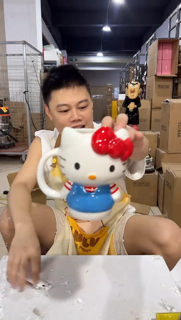 瓷片条纹kt全身杯 陶瓷