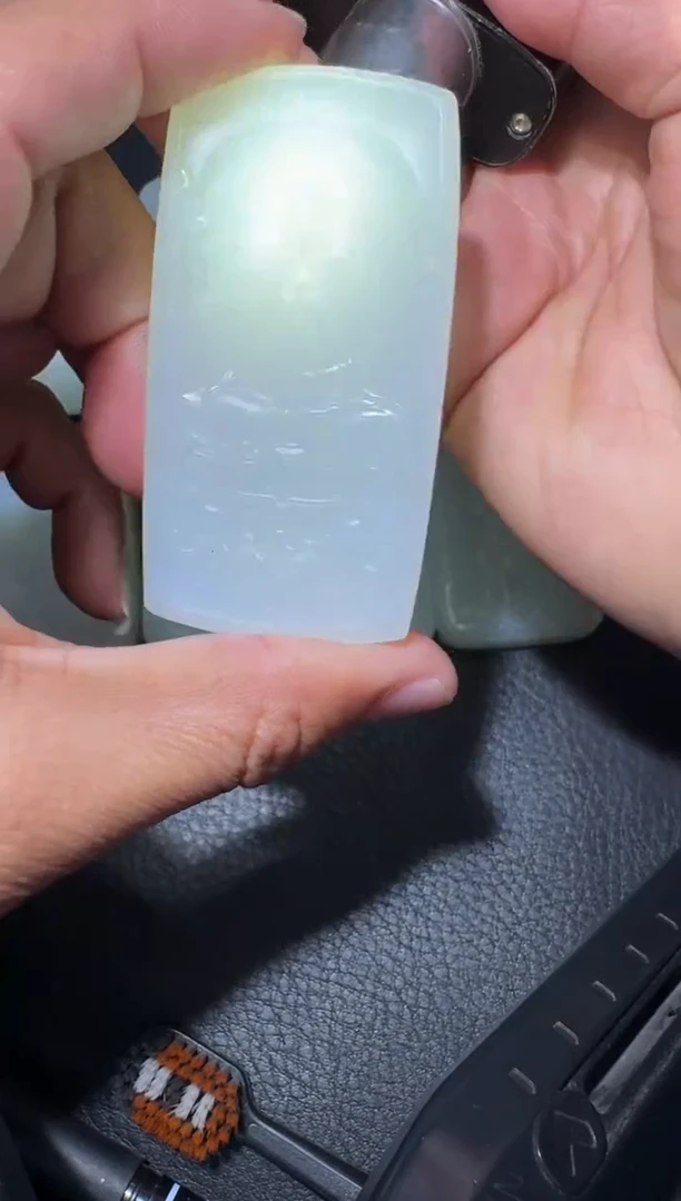 未镶嵌和田玉（糖玉）挂件和田玉