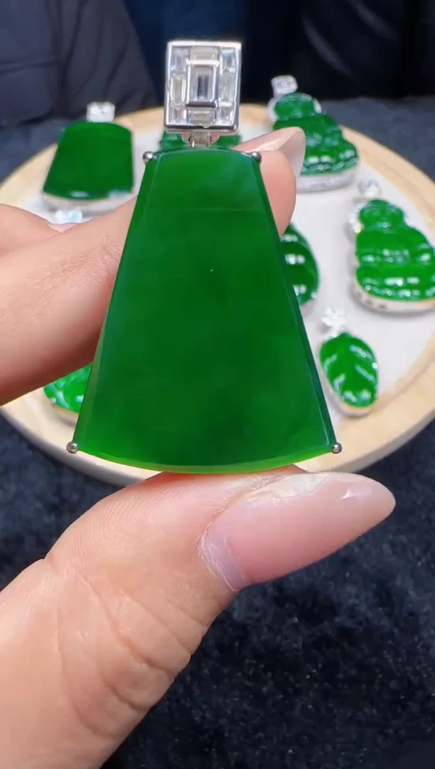 未镶嵌定制翡翠翡翠吊坠59