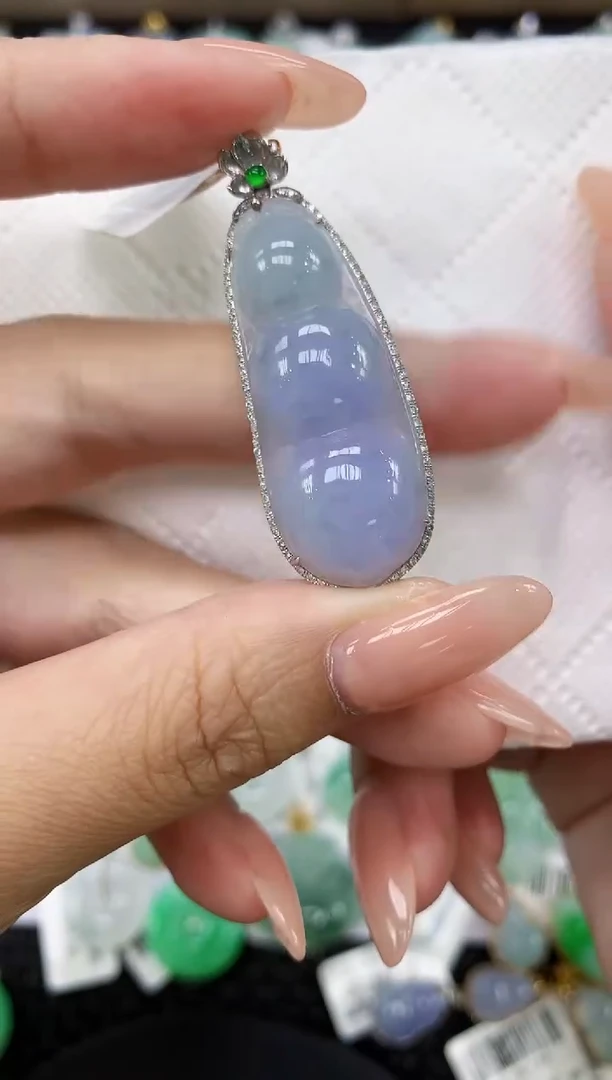 颈饰18K金镶嵌翡翠11111111111