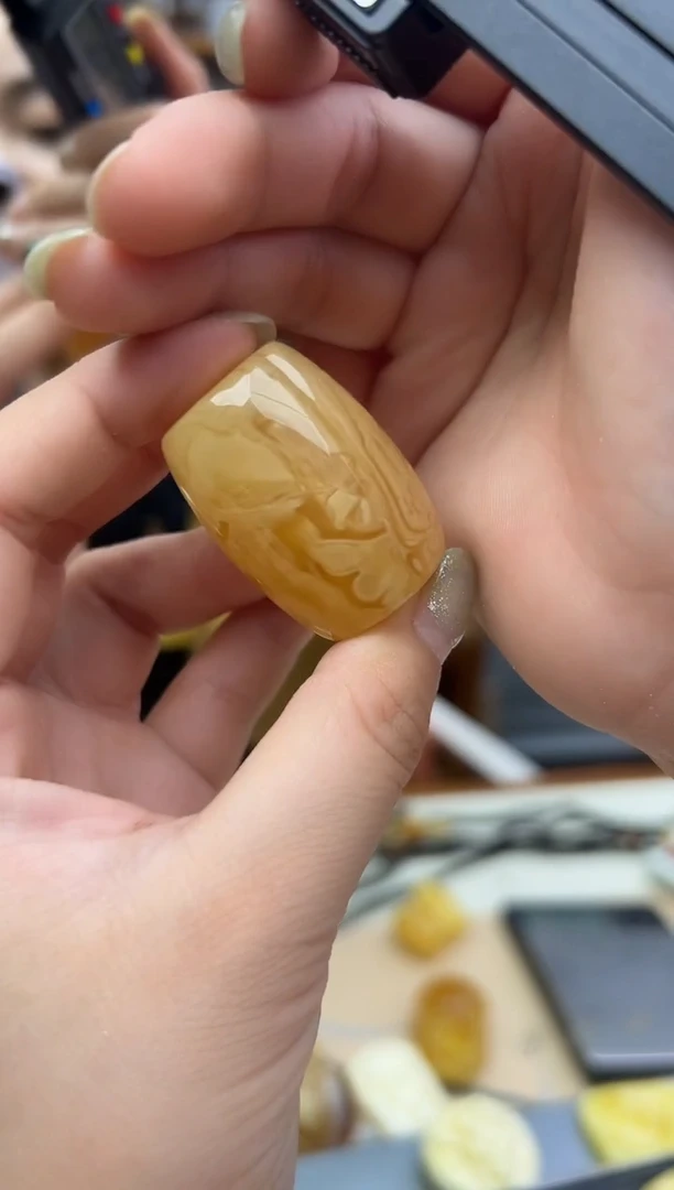 未镶嵌蜜蜡裸石蜜蜡吊坠