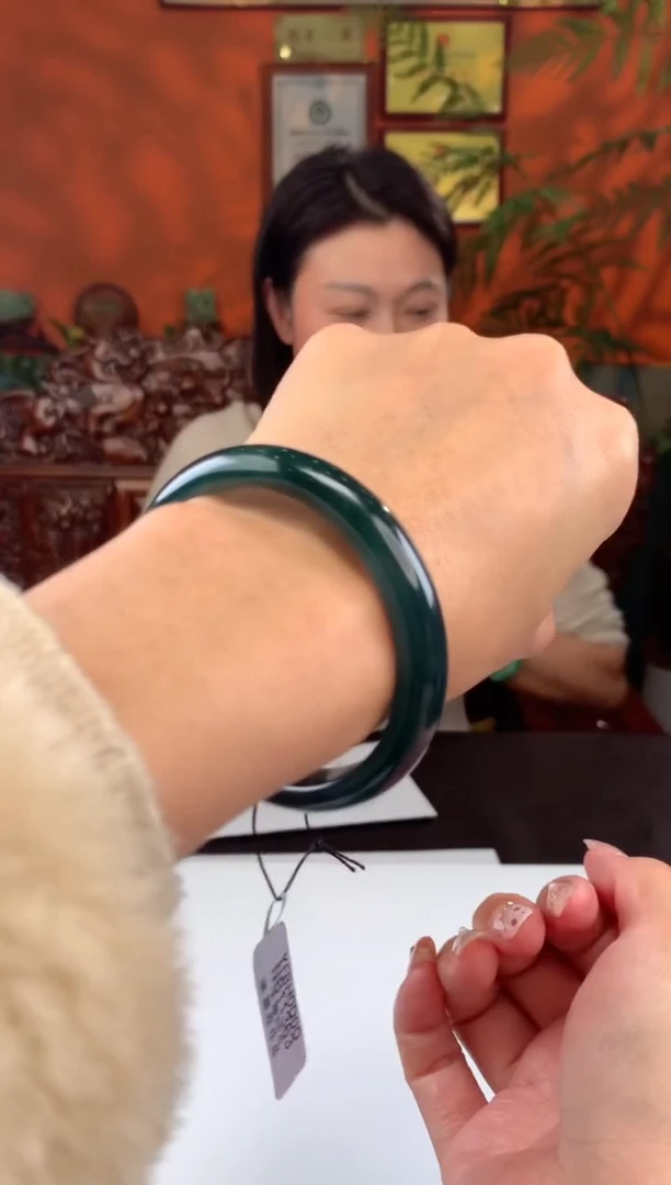 【闪购商品】定制翡翠未镶嵌挂件发货（拍一发一）