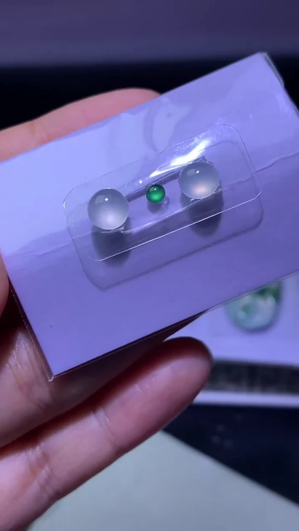 未镶嵌定制翡翠毛货