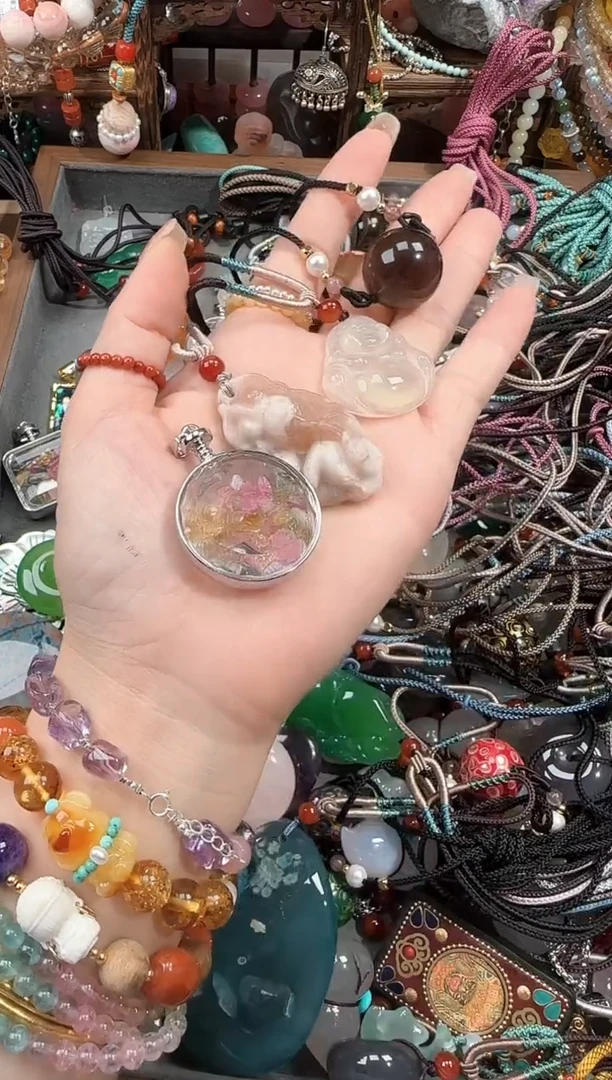 玛瑙/玉髓吊坠(赠链)未镶嵌哈**~879879789