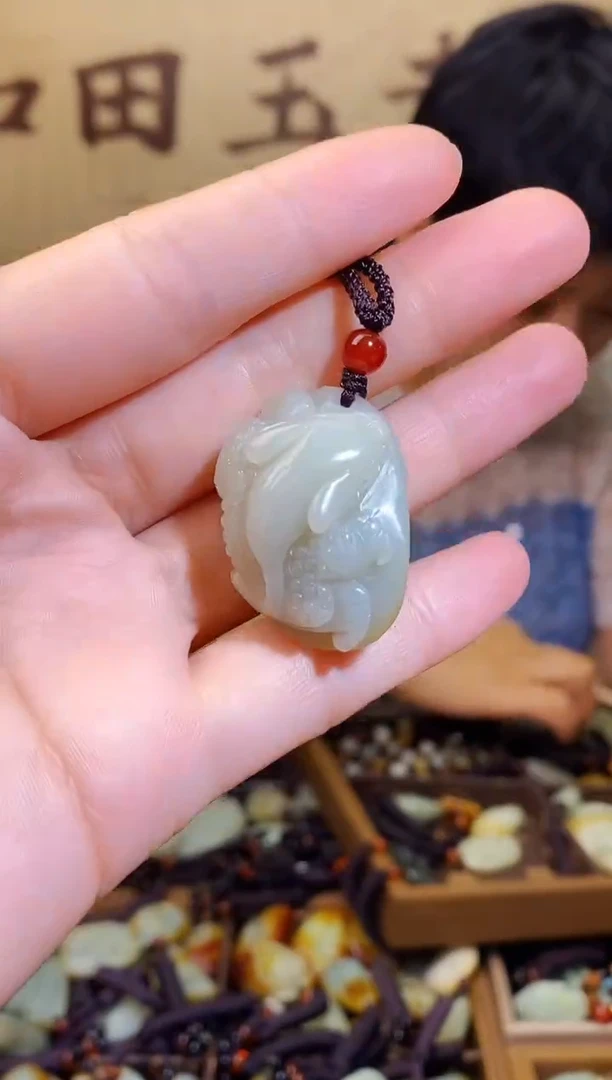 和田玉未镶嵌颈饰1