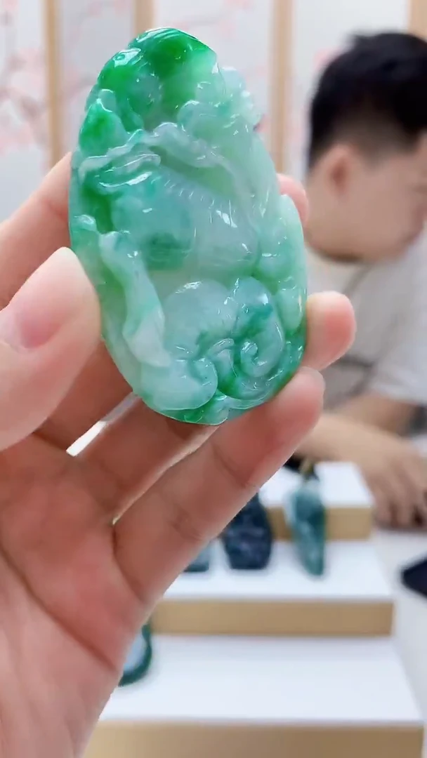 未镶嵌定制翡翠白***饭4917lr-毛货挂件