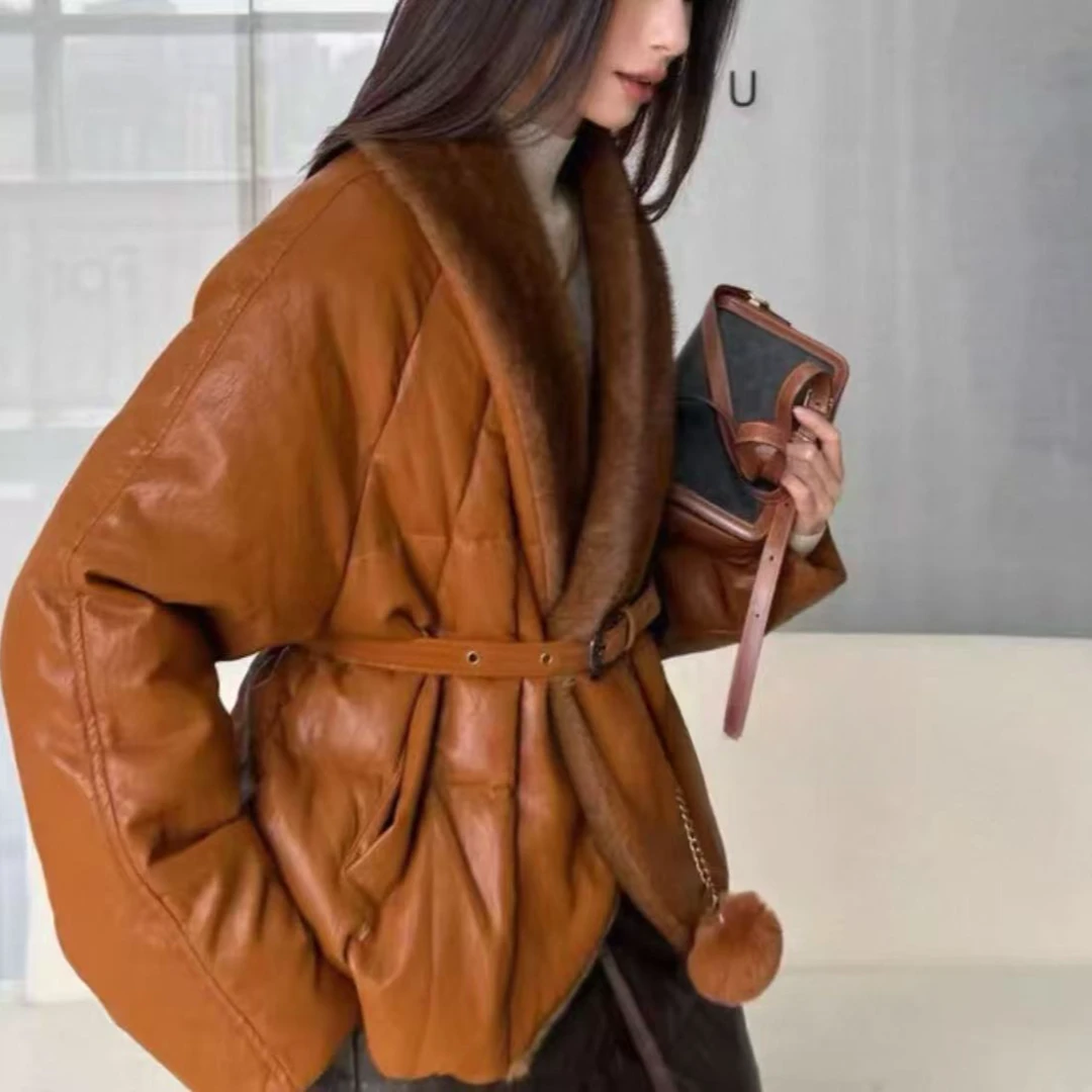 【晨浠定制】新款设计感夹棉毛毛收腰皮外套1610