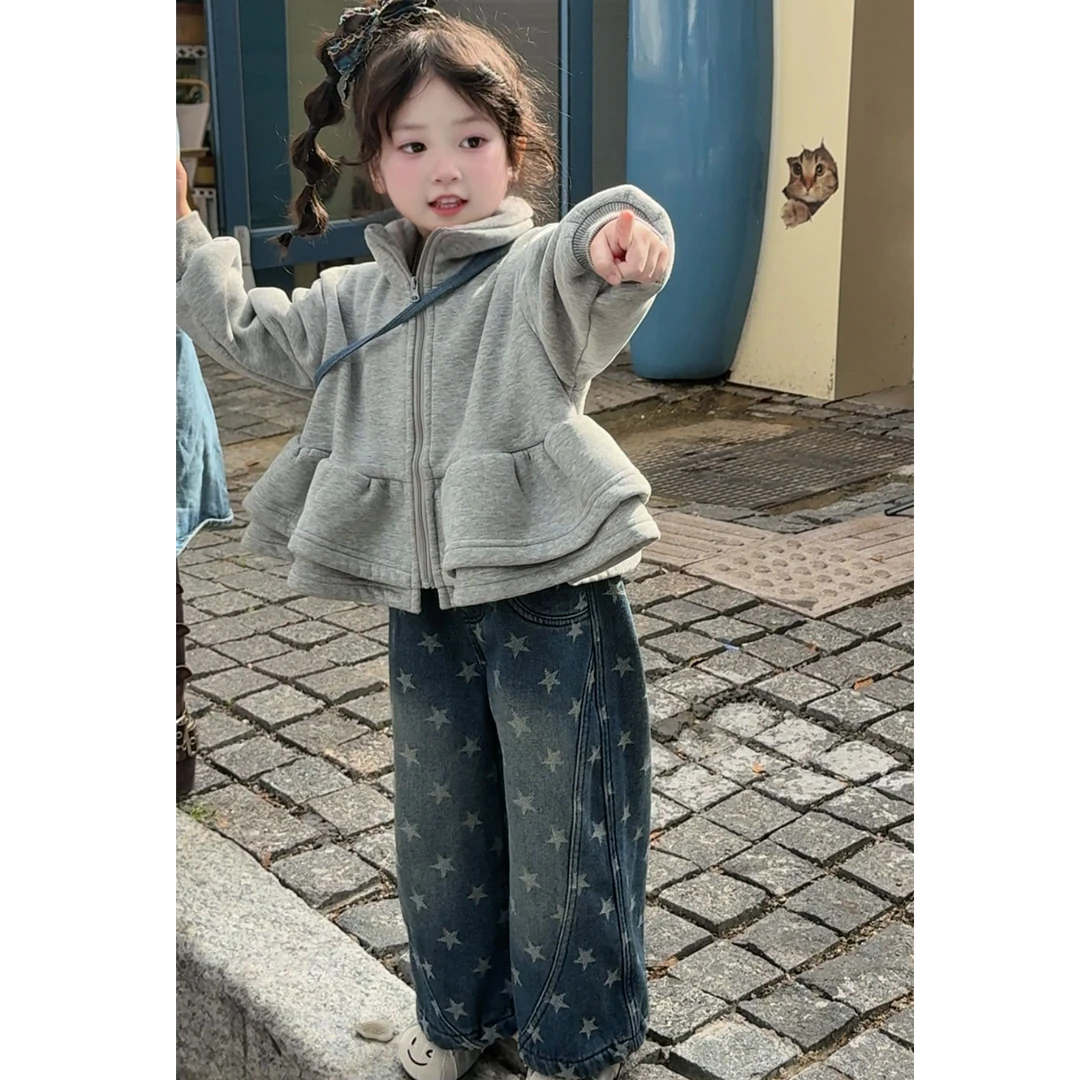 秋冬新款灰色加绒外套女童韩版外套牛仔裤加绒星星牛仔裤套装童装
