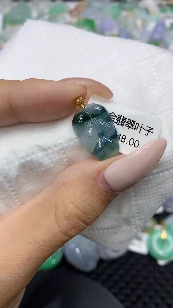 颈饰18K金镶嵌翡翠111111111111