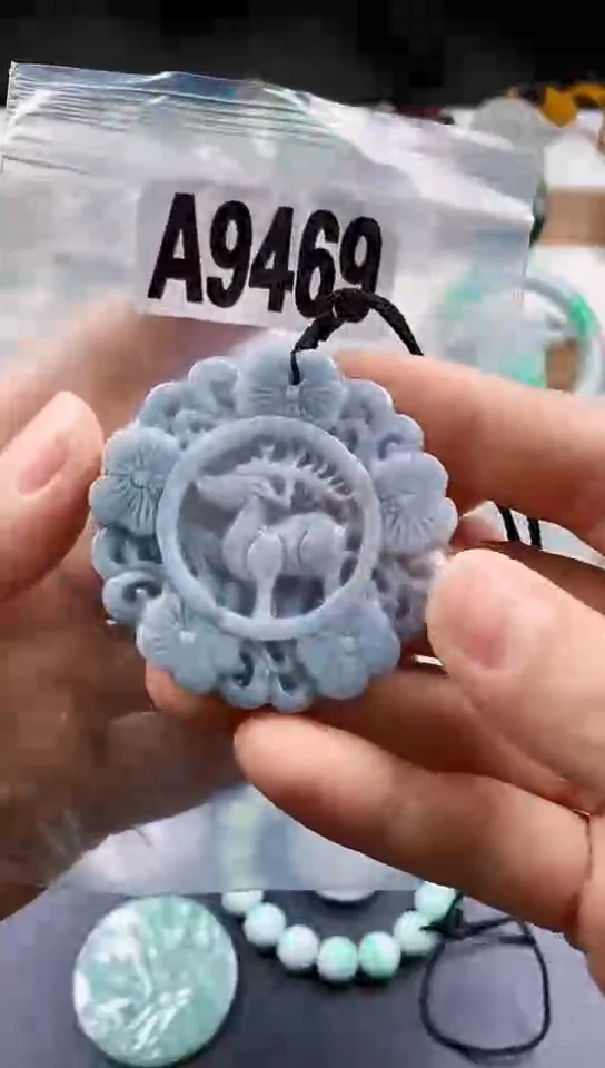 颈饰未镶嵌翡翠天然翡翠吊坠挂件