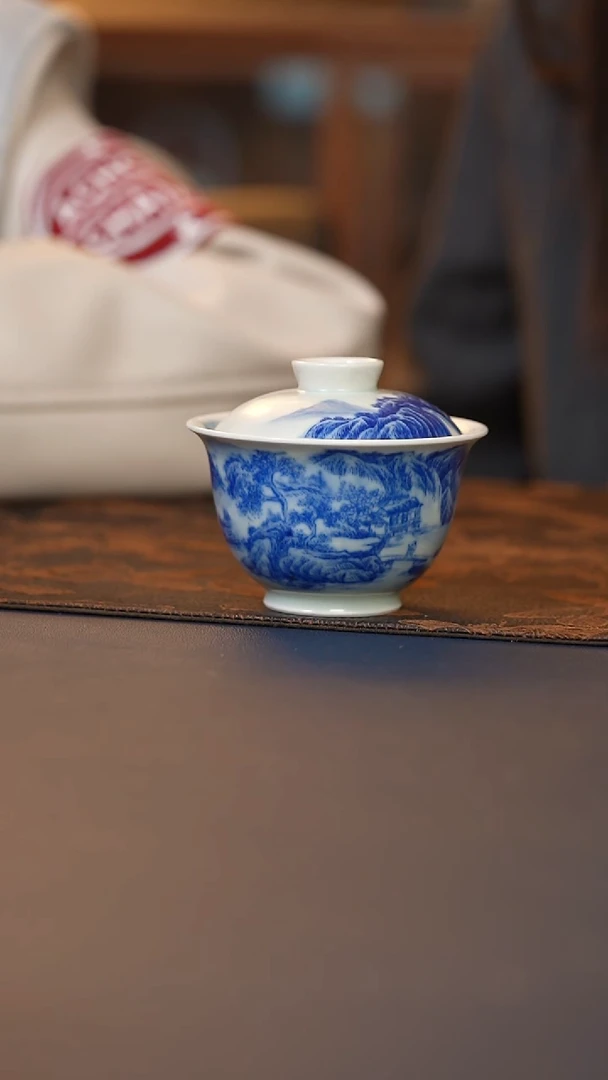 青花山水盖碗 青花山水盖碗