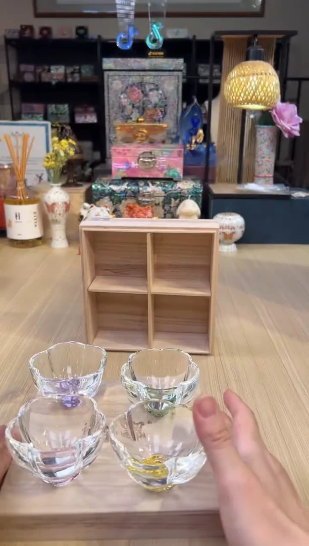 144诗器四色花朵杯