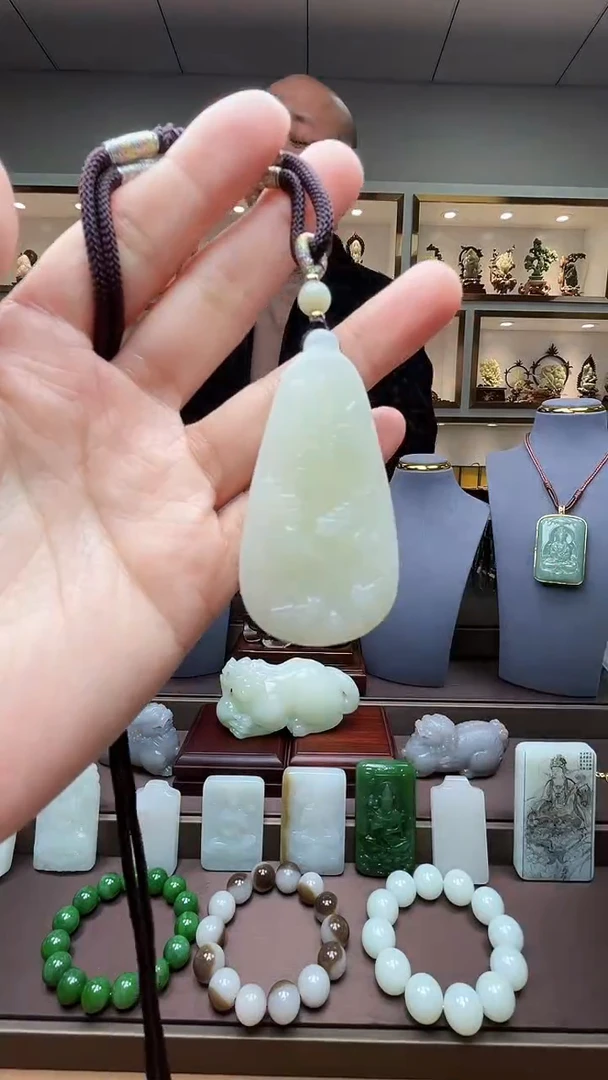 【闪购商品】和田玉颈饰未镶嵌苏