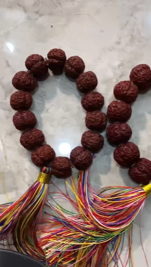 【闪购商品】金刚菩提手串机刷红果梅花尺寸随机