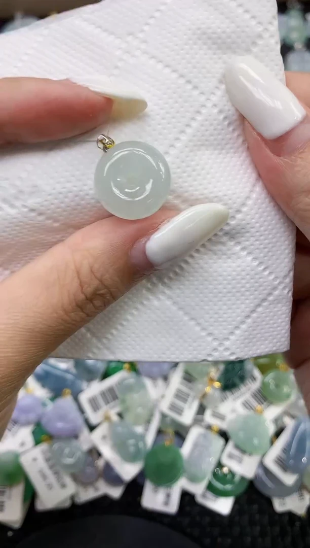 颈饰18K金镶嵌翡翠11111111111
