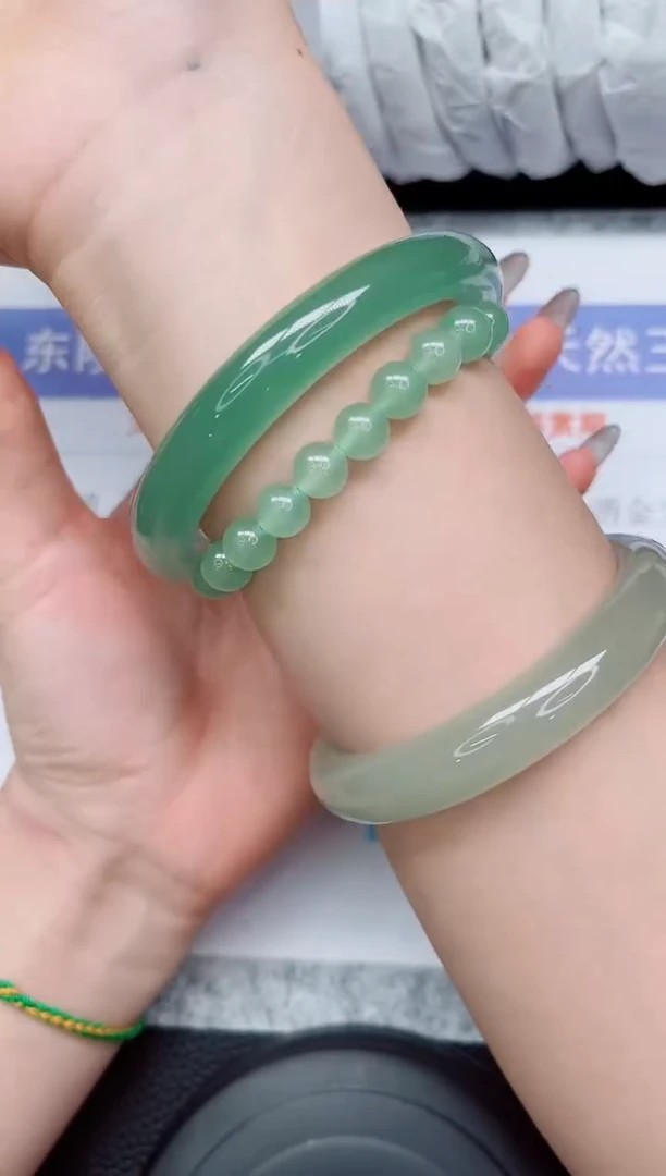 未镶嵌手镯石英质玉227-66