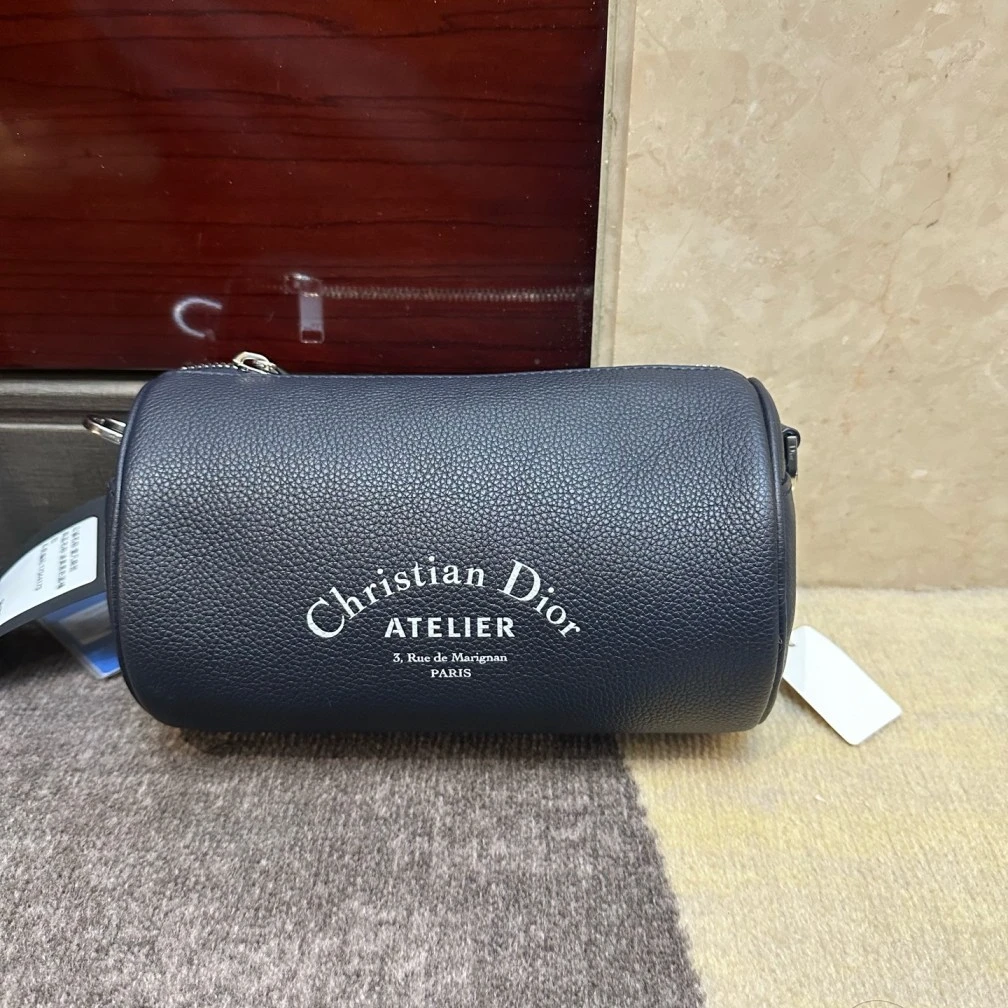 95新 DIOR/迪奥 黑色圆桶包yy 1734 4173