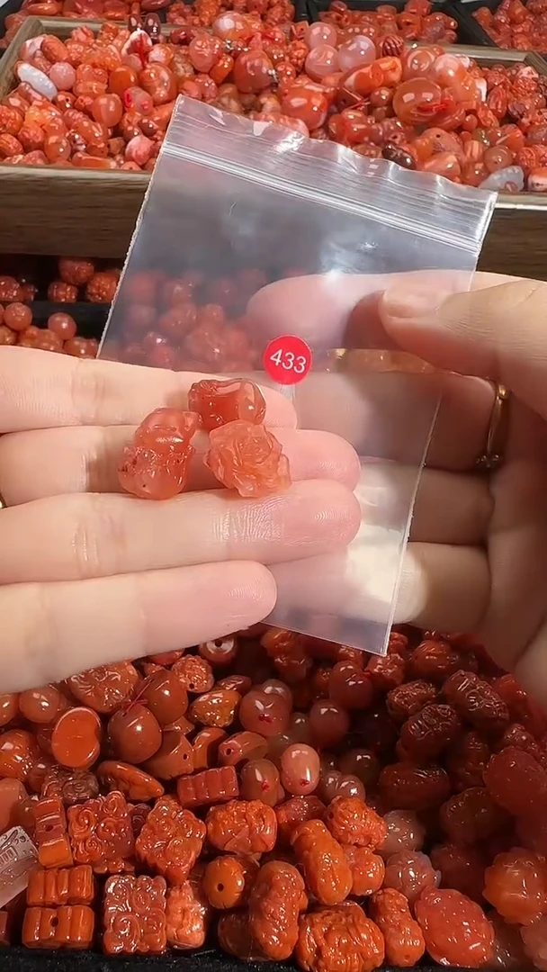 颈饰未镶嵌南红玛瑙1