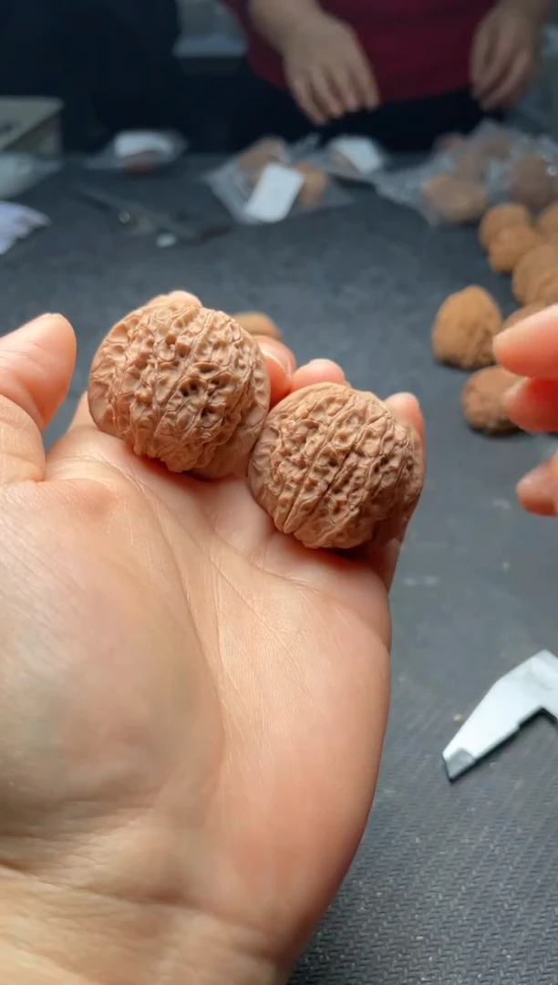 把件文玩核桃w182  血麒麟 36尺