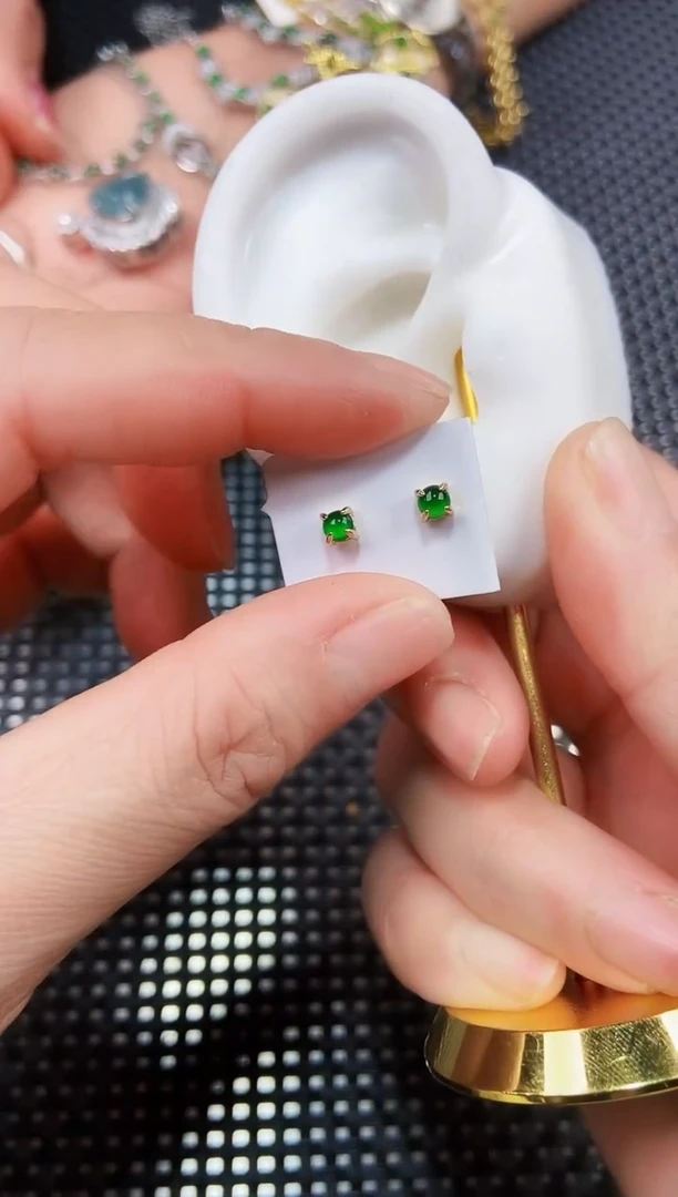 【闪购商品】翡翠耳饰未镶嵌11111111