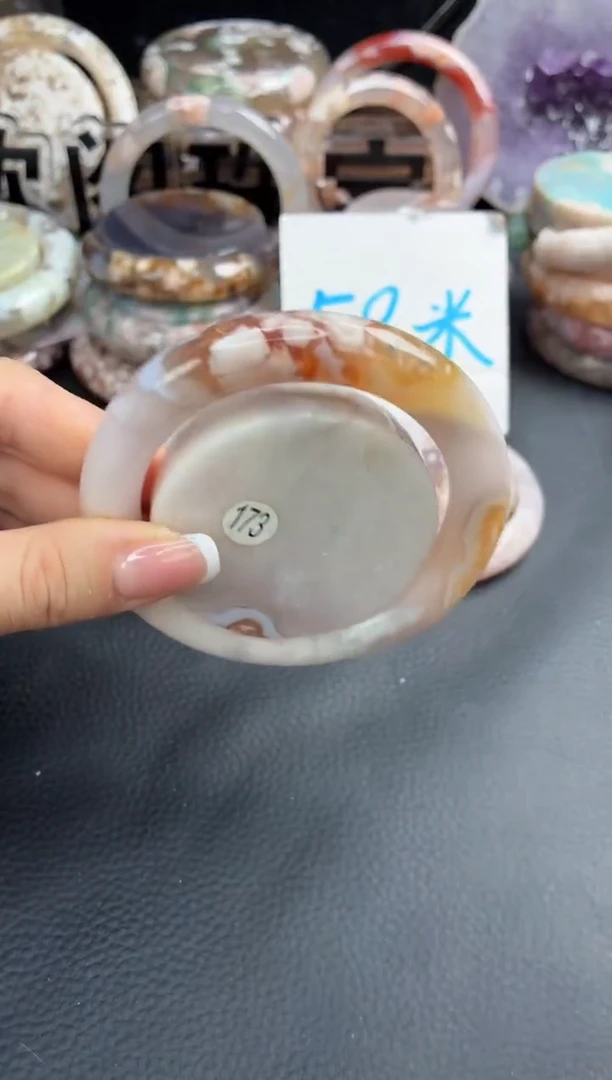 未镶嵌手镯（圆镯）石英质玉58