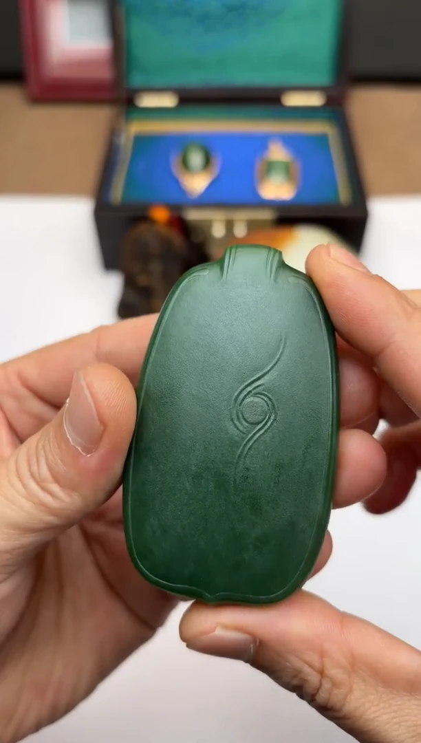 颈饰未镶嵌和田玉和田玉无事牌