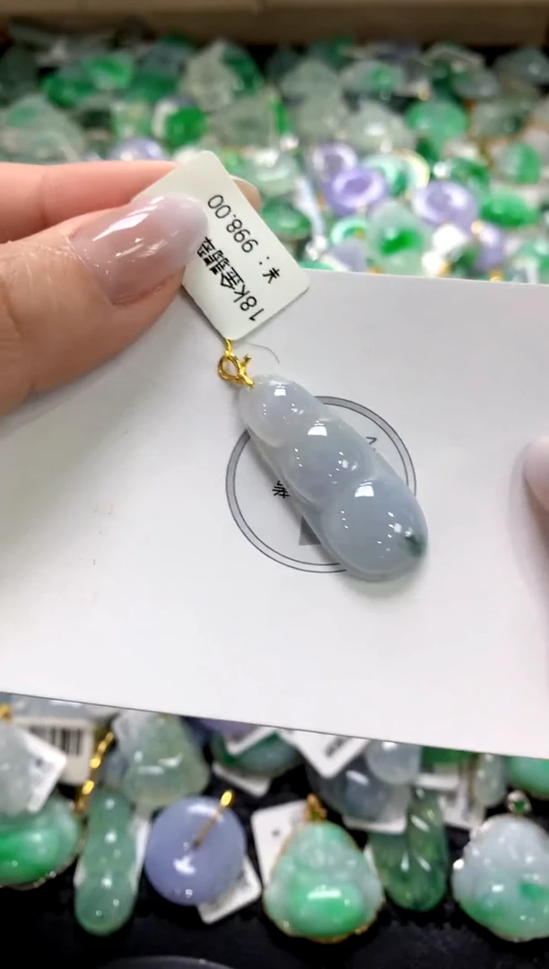 颈饰18K金镶嵌翡翠1111111111111111