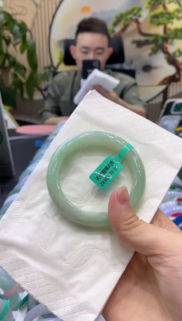 翡翠手镯未镶嵌8118