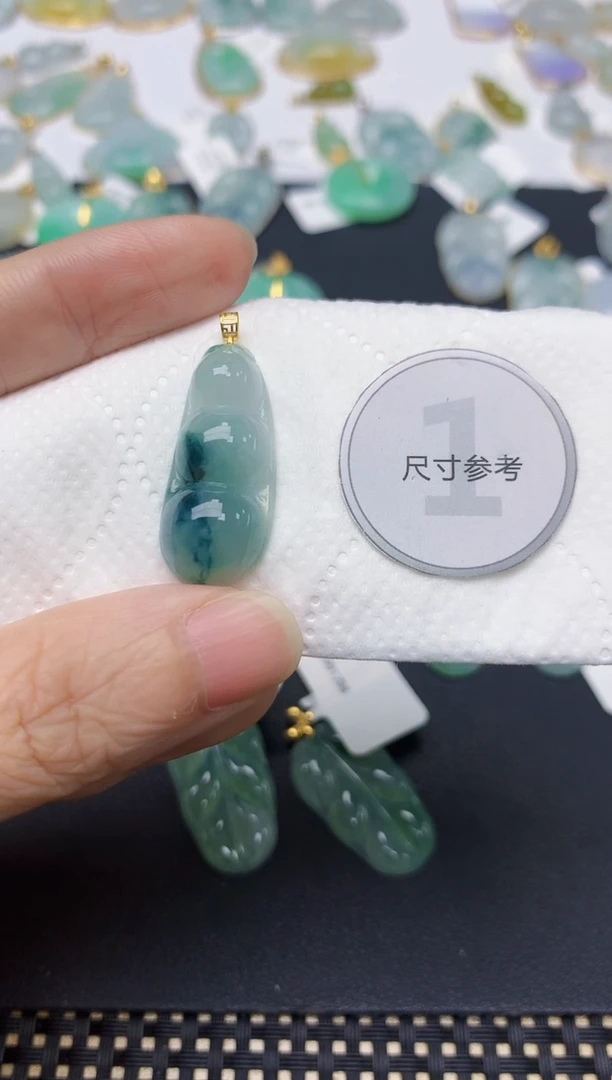 翡翠18K金镶嵌颈饰天然缅甸A货翡翠