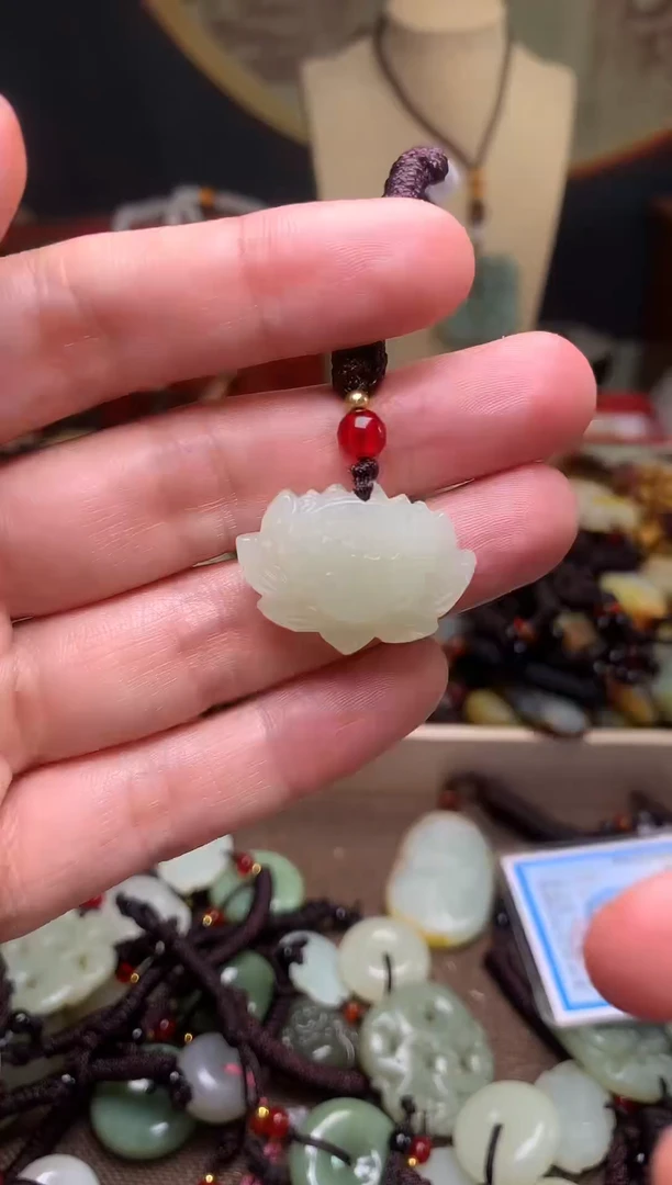 颈饰未镶嵌和田玉新疆料青海料清水和田玉吊坠