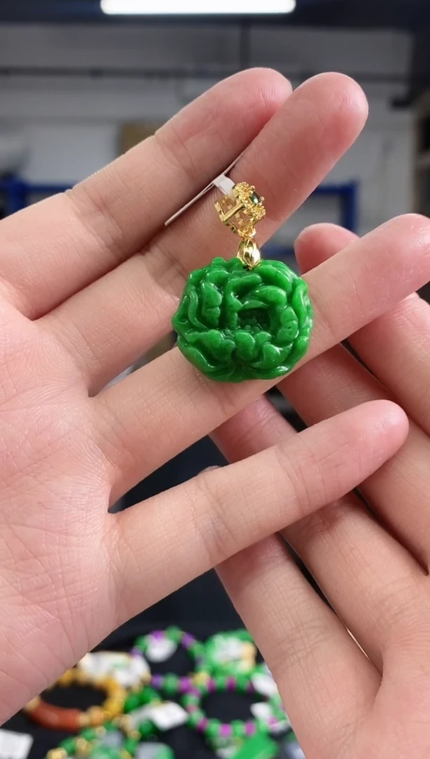 翡翠未镶嵌吊坠(不含链)多样性发其一颜色微差