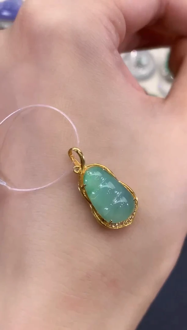 翡翠18K金镶嵌吊坠(不含链)D11