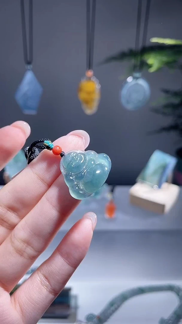 颈饰未镶嵌翡翠佛公