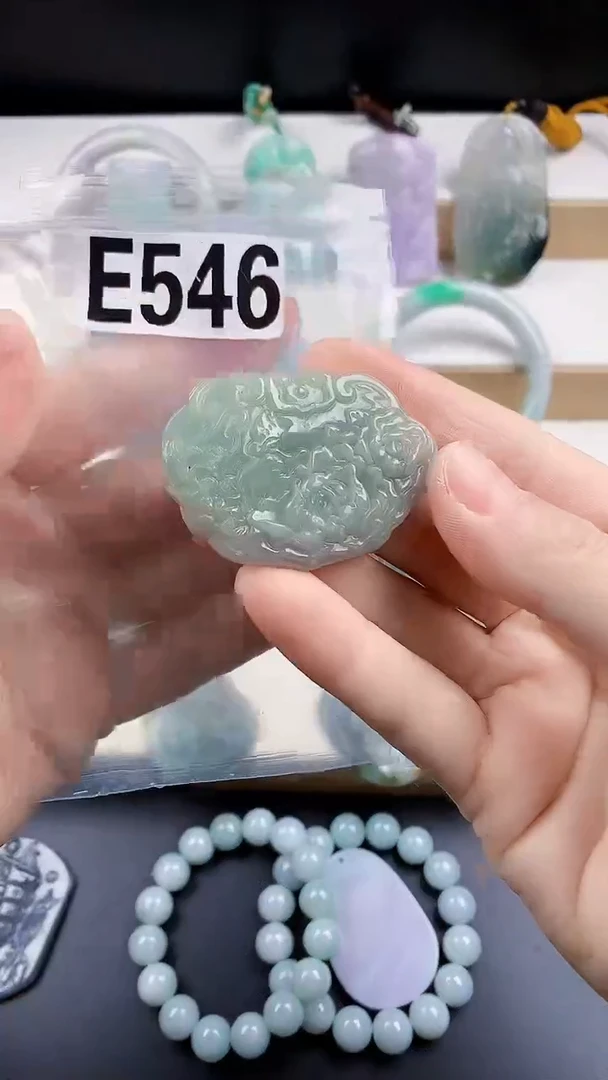 颈饰未镶嵌翡翠天然翡翠吊坠挂件