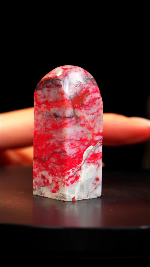 鸡血石小红袍鸡血石