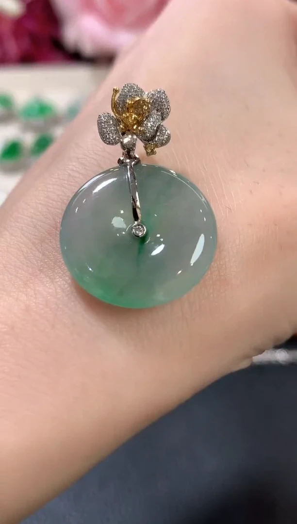 吊坠(不含链)18K金镶嵌翡翠b45